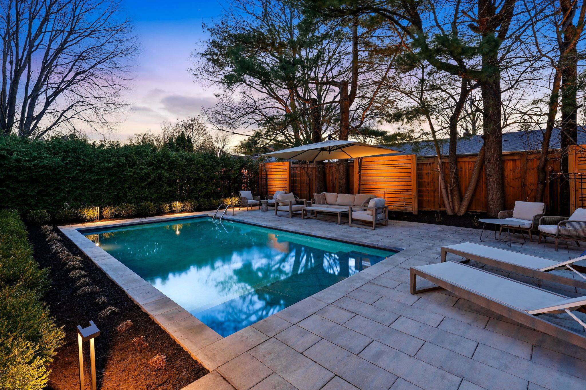 2223 Deyncourt DR, Burlington, ON L7R 1W2