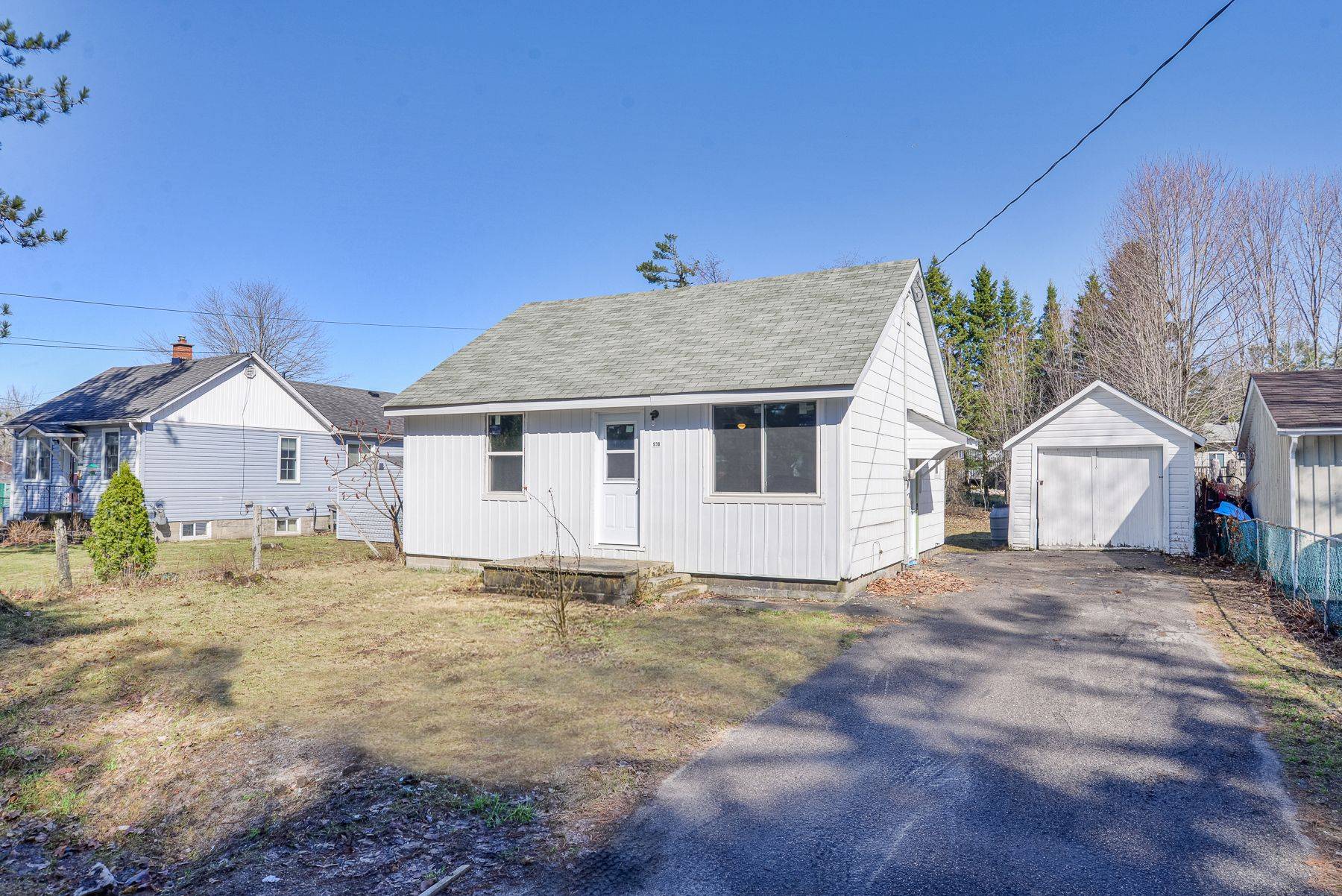 530 Pinedale RD, Gravenhurst, ON P1P 1M1