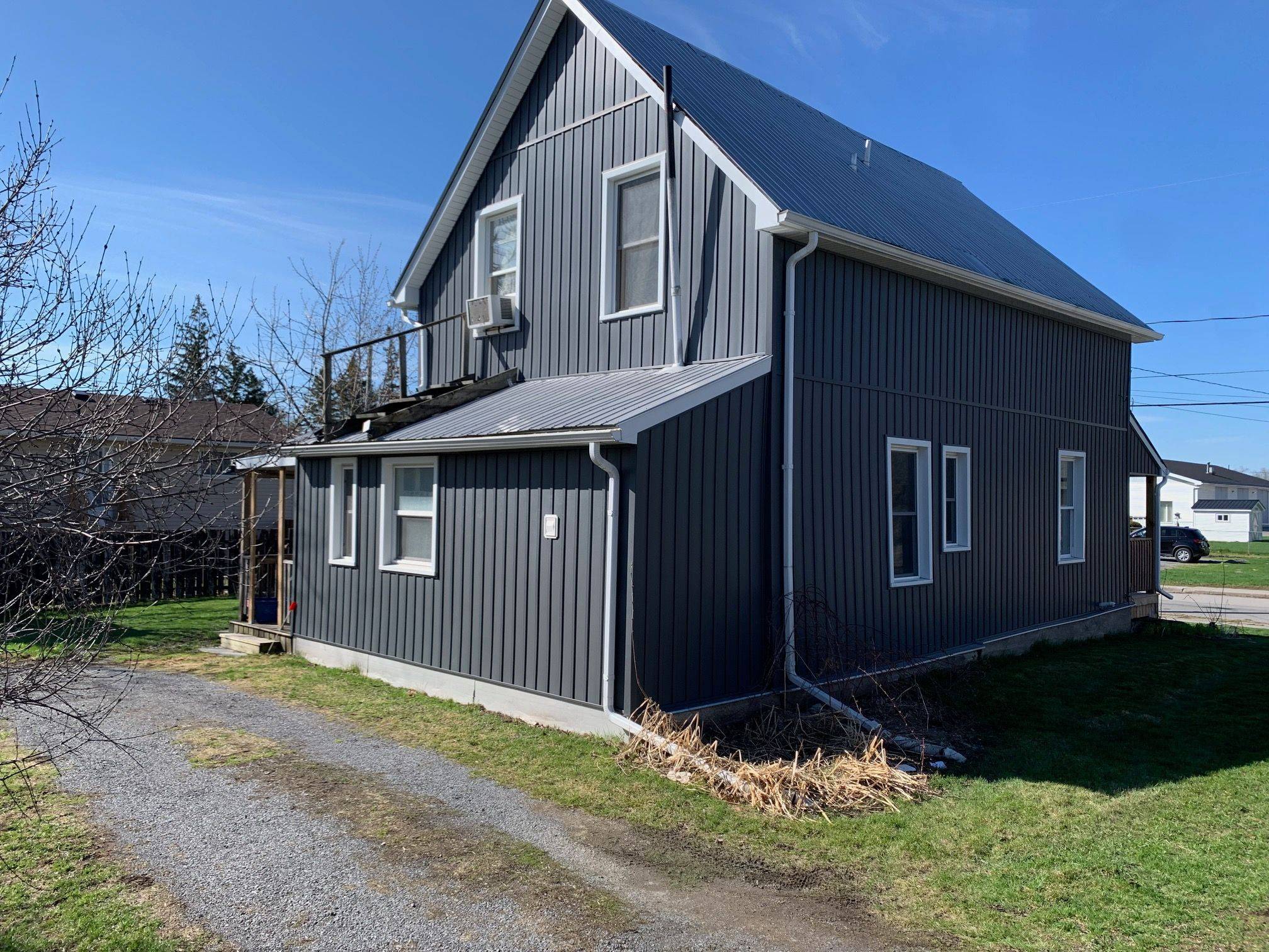 261 Robert ST, Greater Napanee, ON K7R 2N4