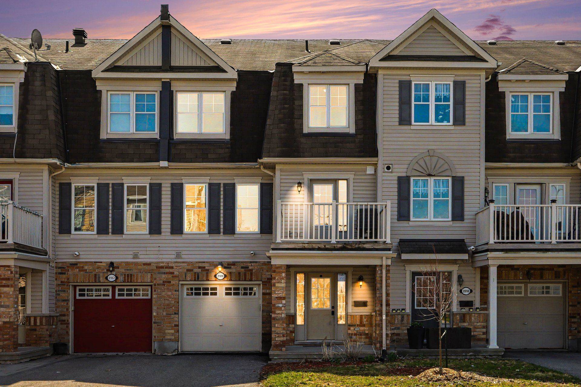 2100 Madrid AVE, Barrhaven, ON K2J 0K4