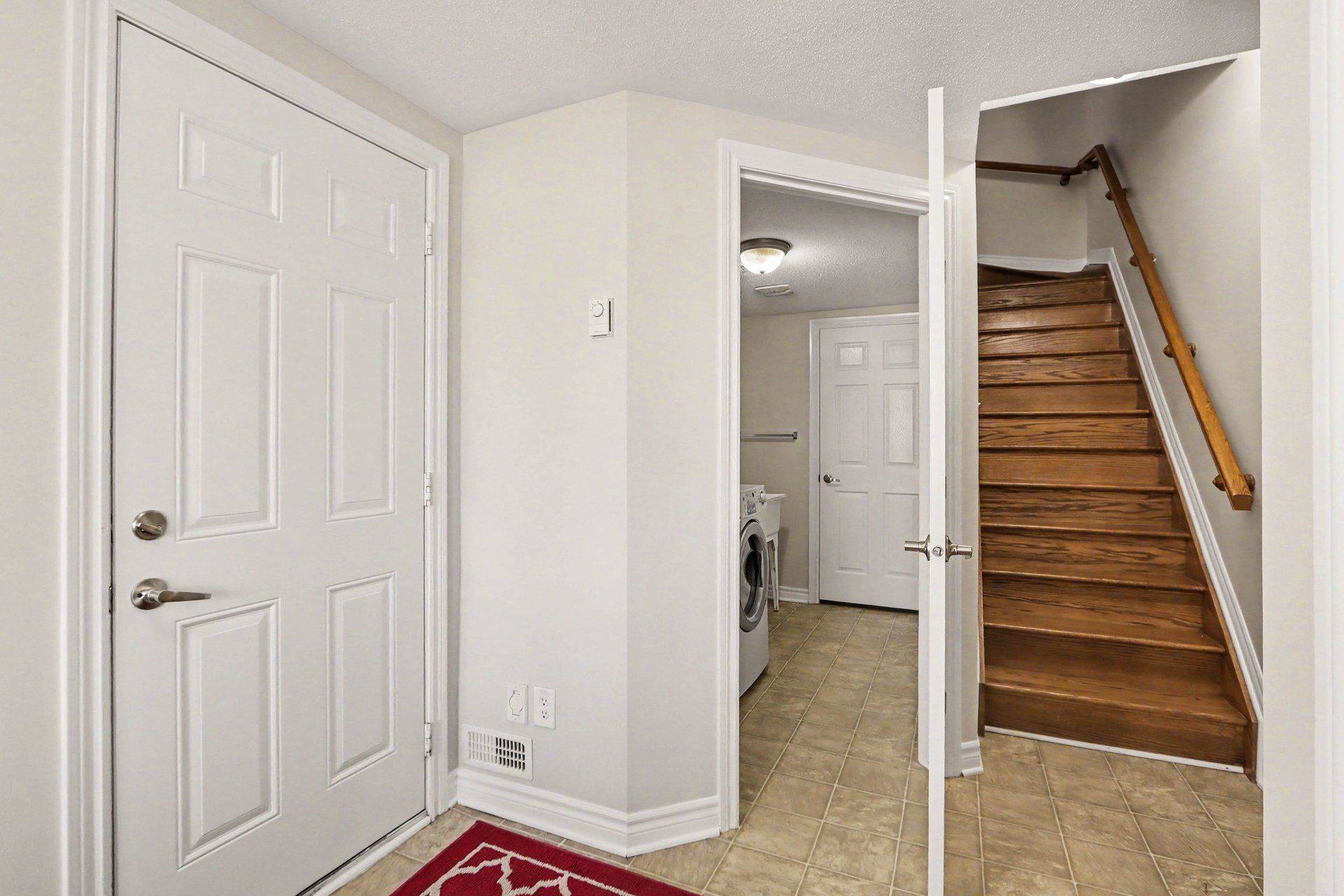 2100 Madrid AVE, Barrhaven, ON K2J 0K4