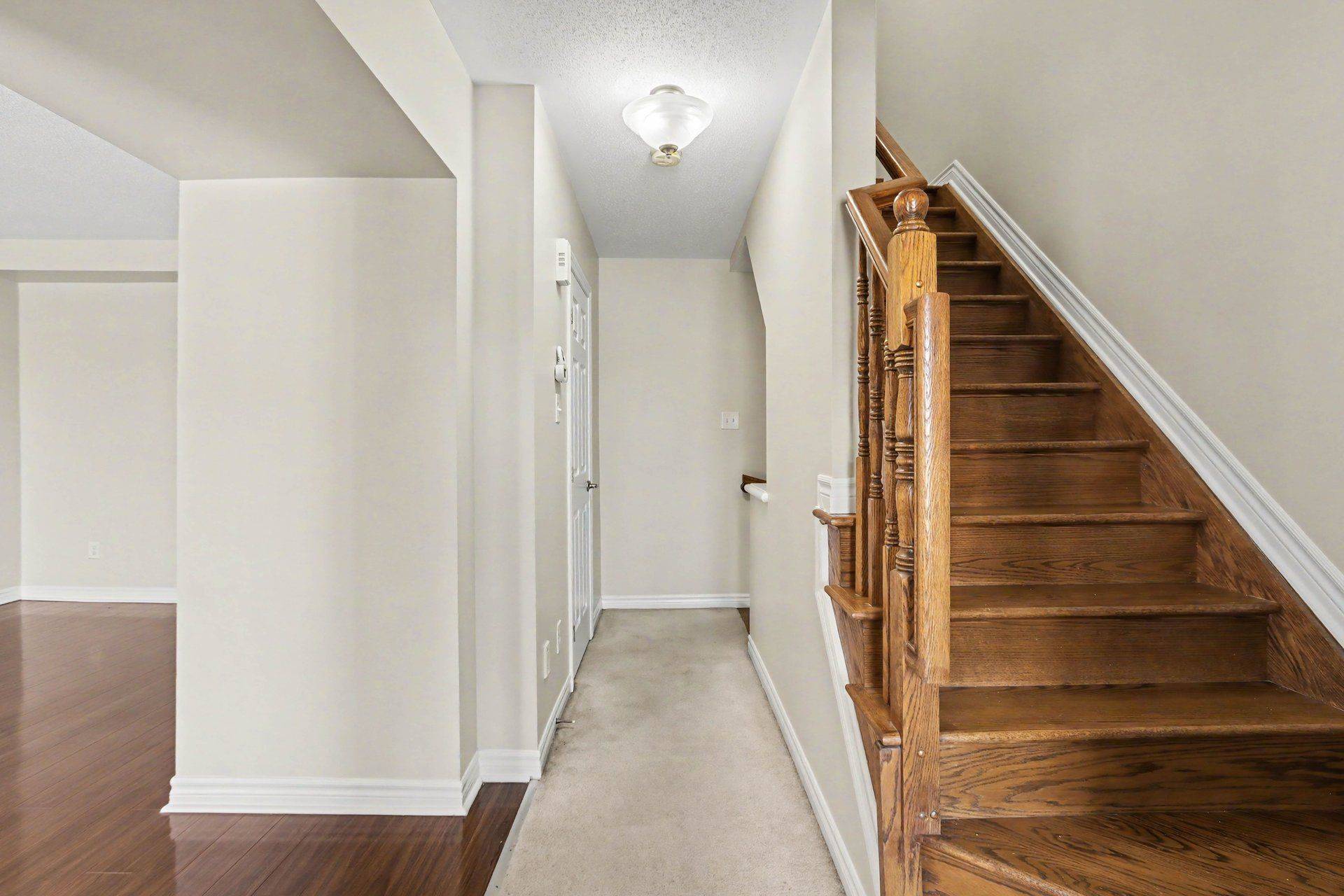 2100 Madrid AVE, Barrhaven, ON K2J 0K4