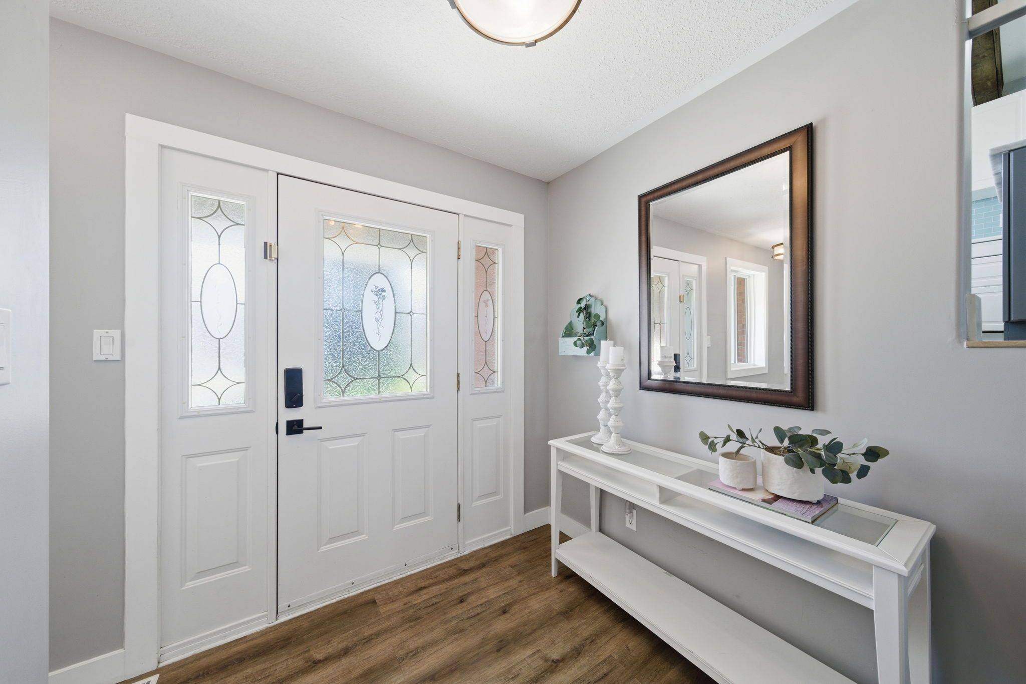 8 Henderson LN, Brighton, ON K0K 1H0