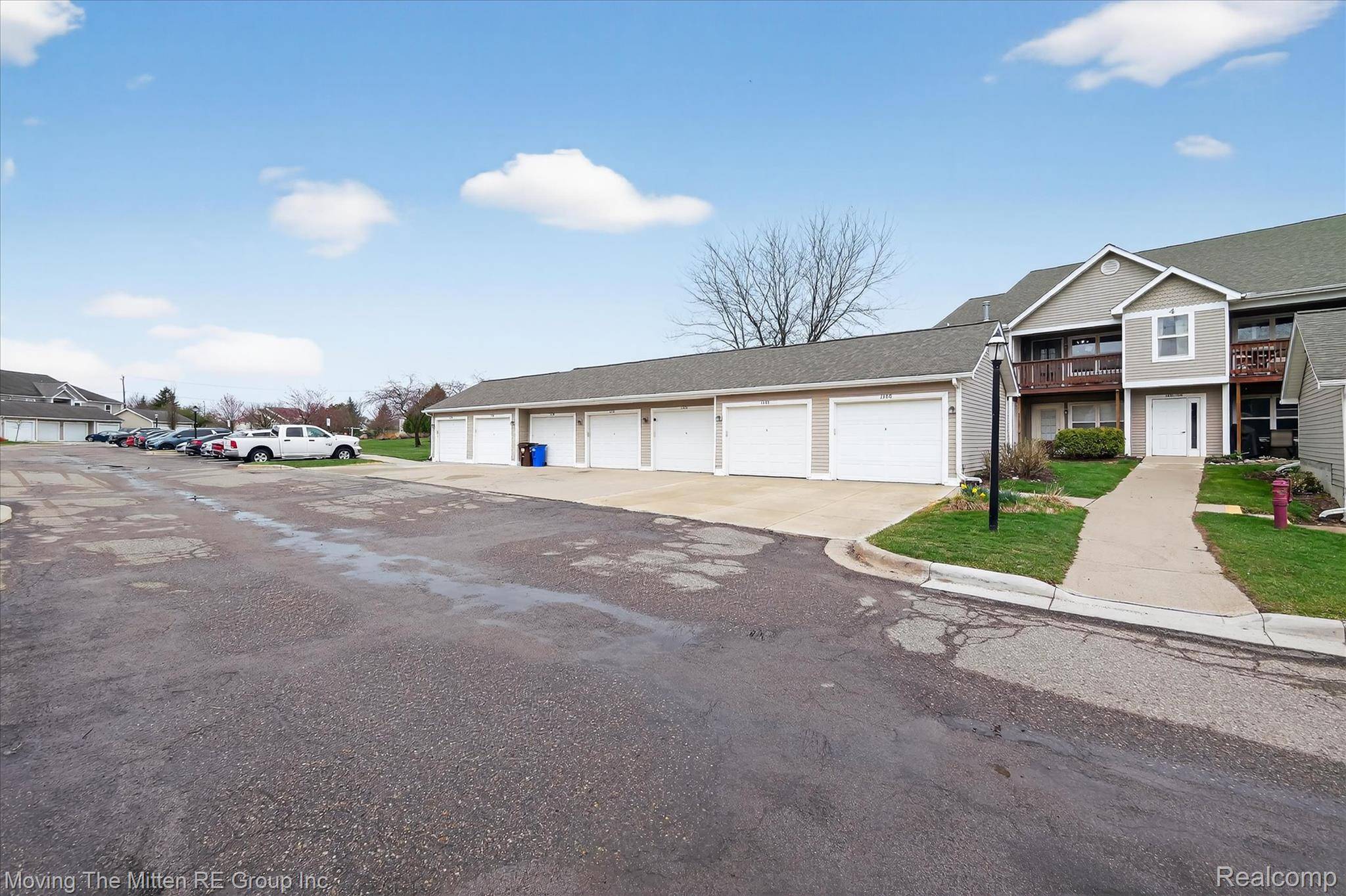 1398 Heatherwood LN, Pittsfield Charter Township, MI 48108