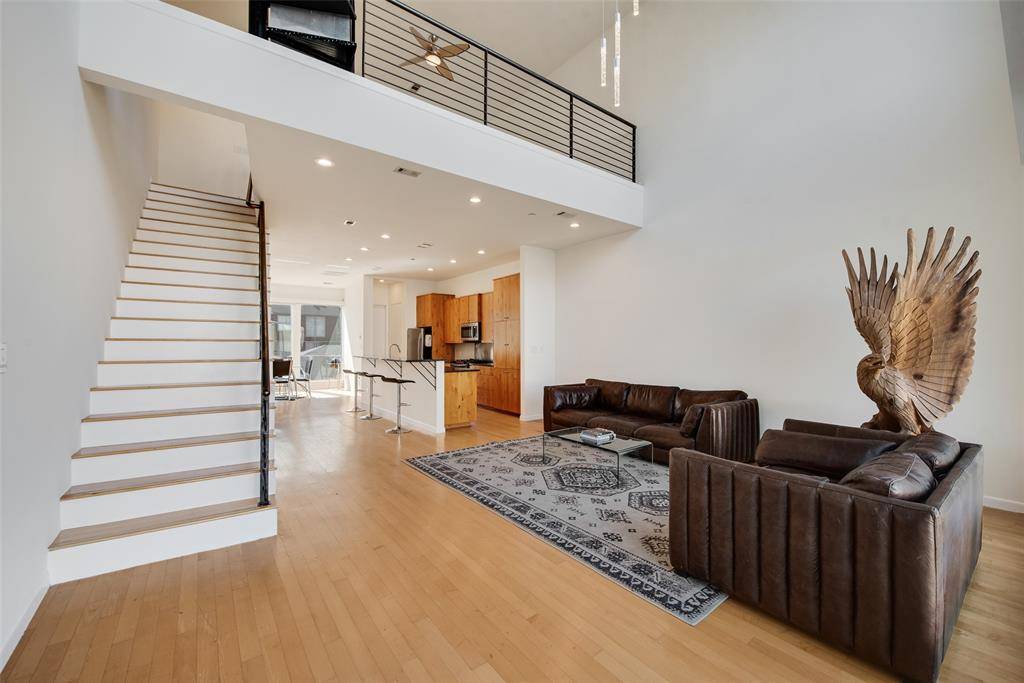 959 W Bluff Street #105, Fort Worth, TX 76102