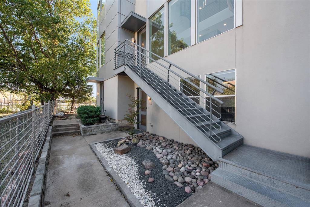 959 W Bluff Street #105, Fort Worth, TX 76102