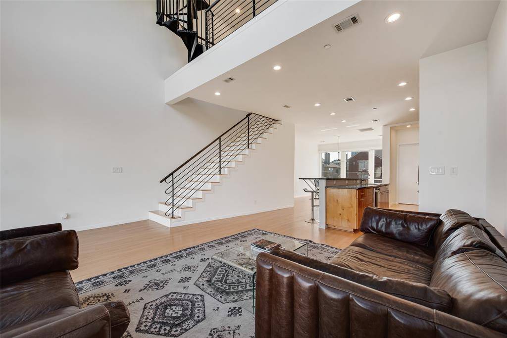 959 W Bluff Street #105, Fort Worth, TX 76102