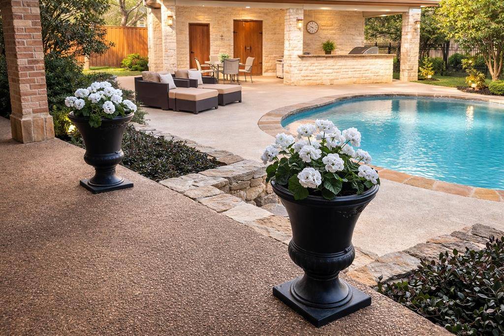 550 N Peytonville Avenue, Southlake, TX 76092