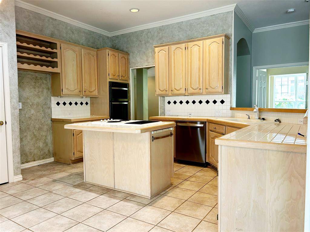 3789 Lakeway Court, Addison, TX 75001