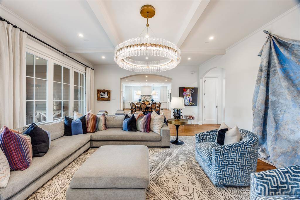 8546 San Pedro Parkway, Dallas, TX 75218