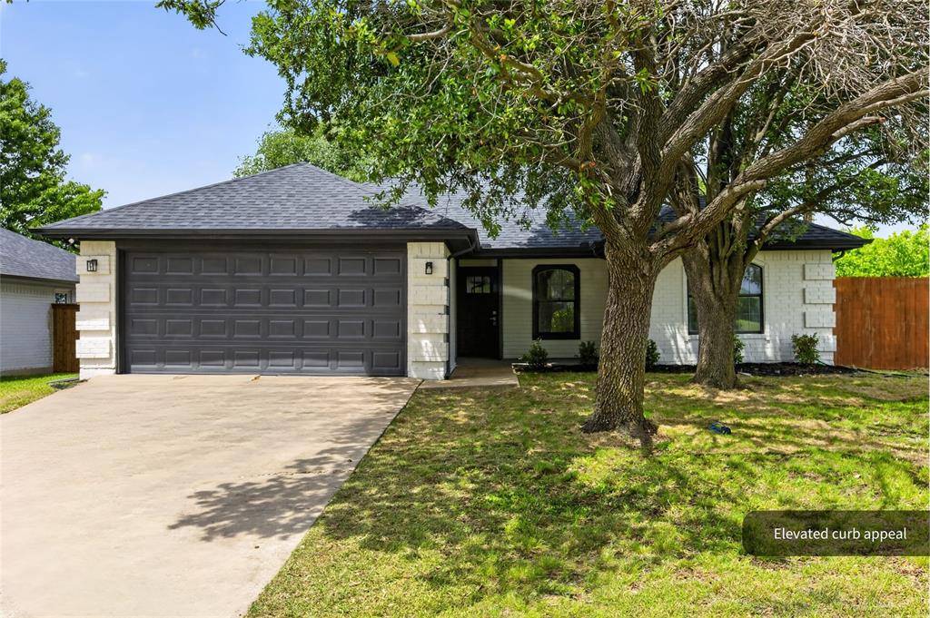 509 Brookside Court, Burleson, TX 76028