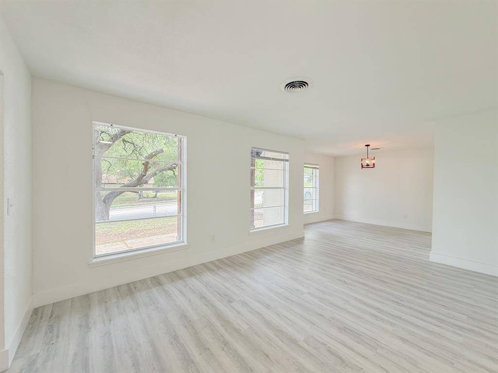 5520 Woodway Drive, Fort Worth, TX 76133