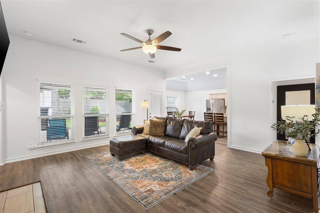 2404 Bowman Avenue, Mansfield, TX 76063