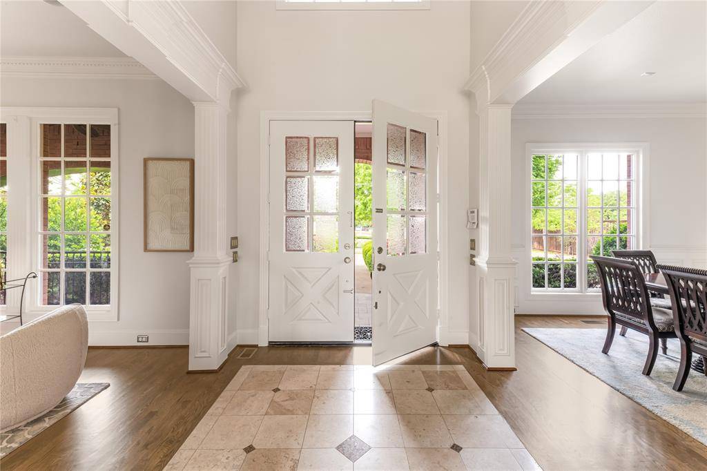 10110 Betty Jane Lane, Dallas, TX 75229