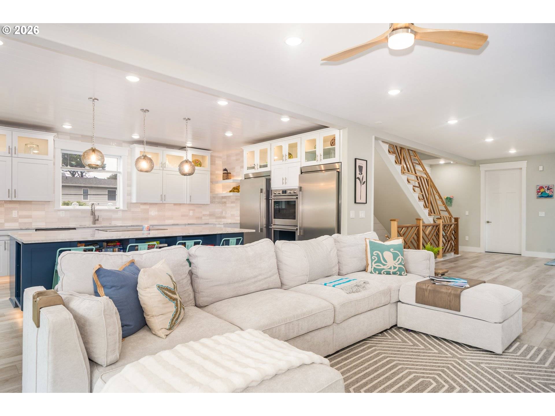 6785 GLEN AVE, Gleneden Beach, OR 97388