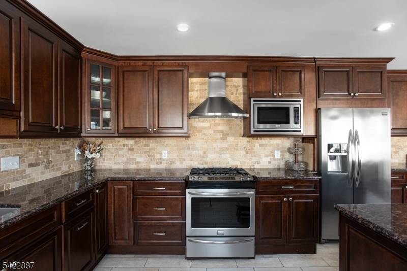 22 Andrew St, Green Brook Twp., NJ 08812