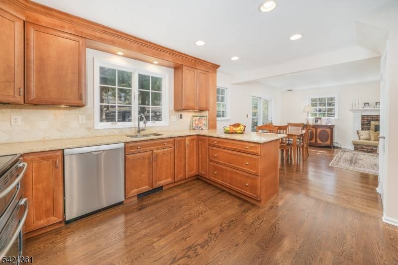 126 Wentworth Dr, Berkeley Heights Twp., NJ 07922