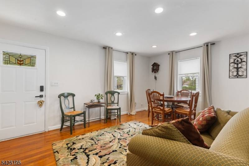 61 Highland Ave, Bergenfield Boro, NJ 07621