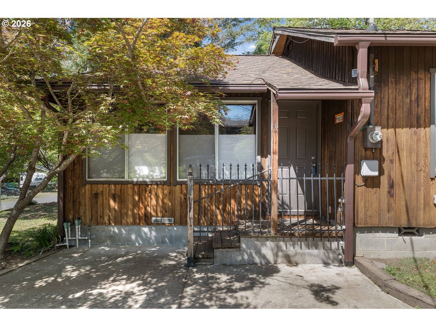 1103 FOURTH AVE, Gold Hill, OR 97525