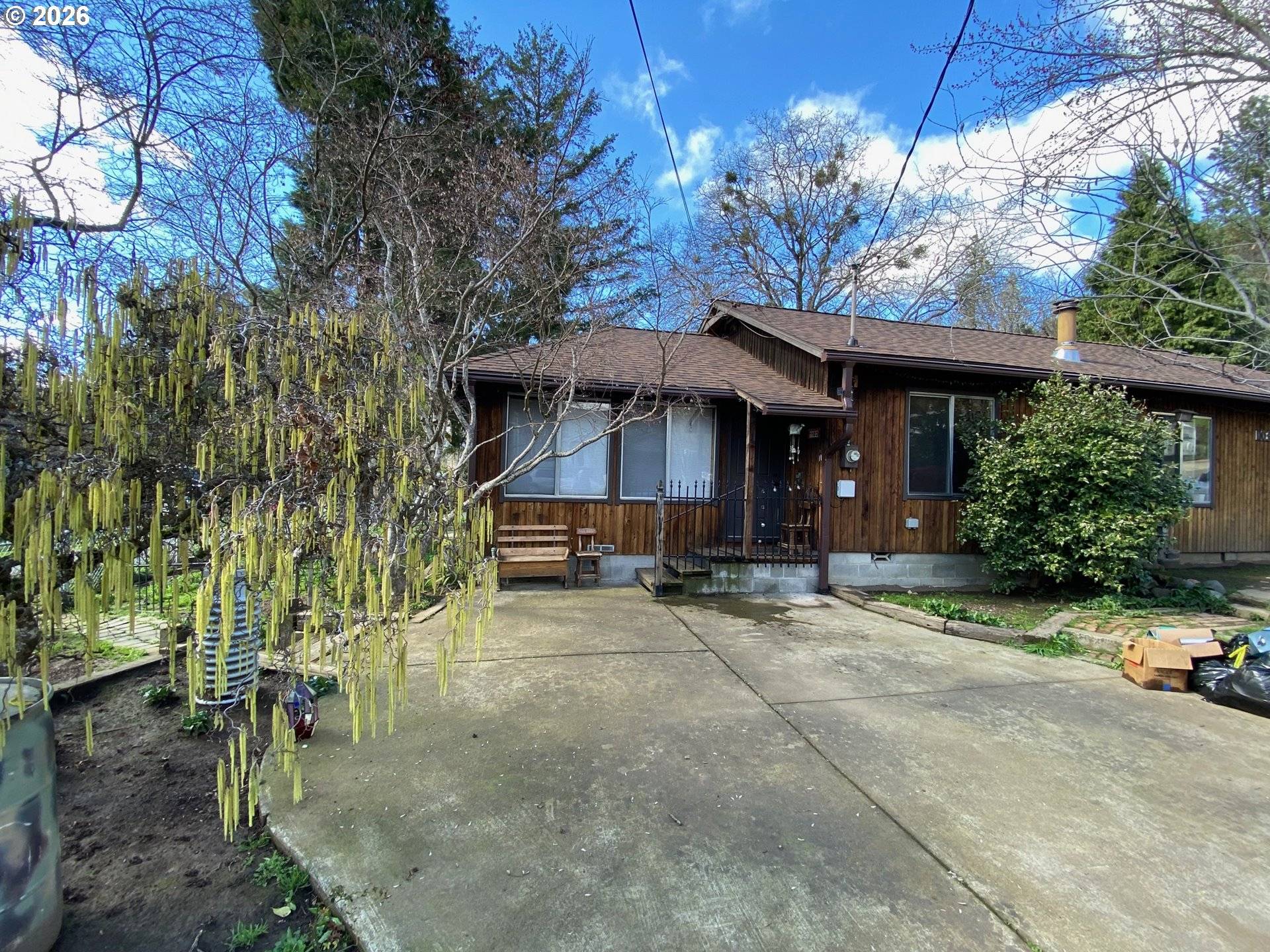 1103 FOURTH AVE, Gold Hill, OR 97525