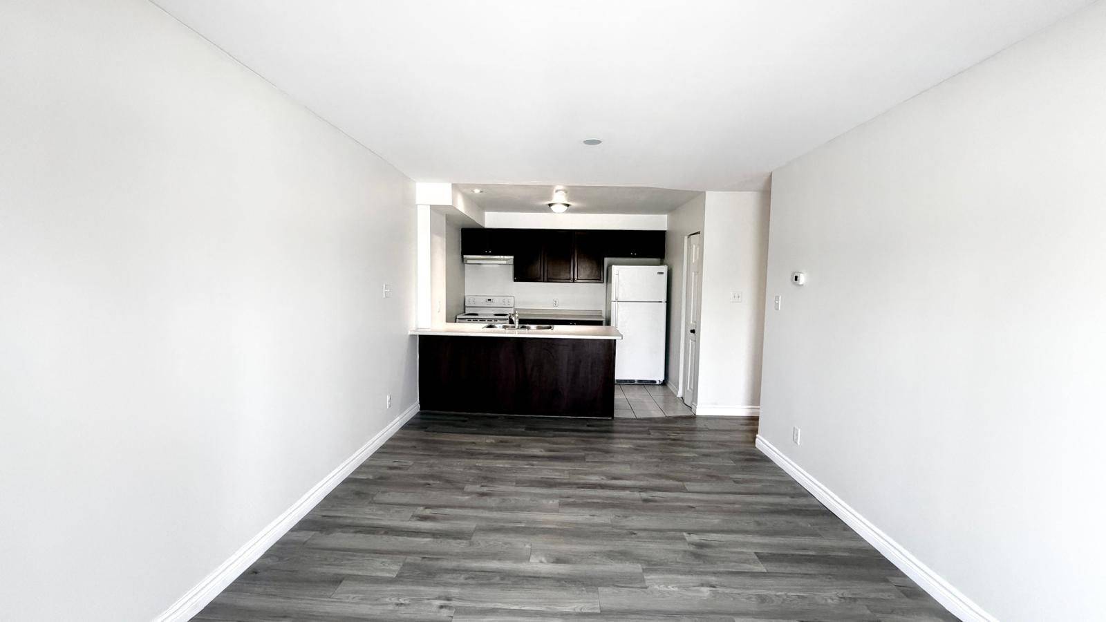 128 Aspen Springs DR #105, Clarington, ON L1C 0G9