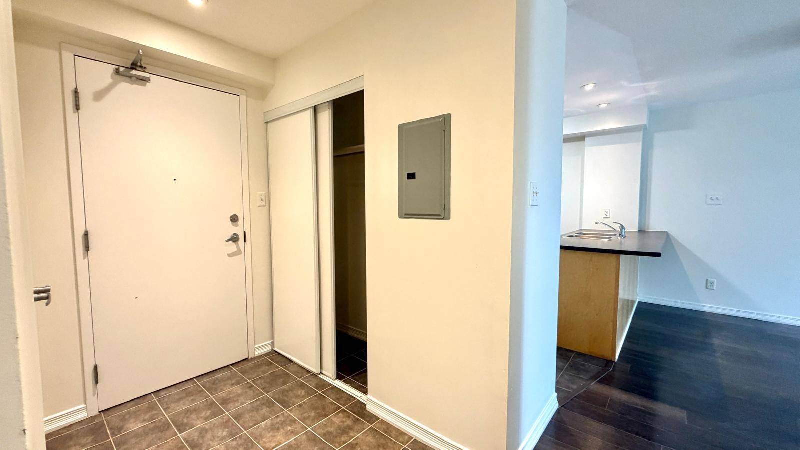 128 Aspen Springs DR #310, Clarington, ON L1C 0G9