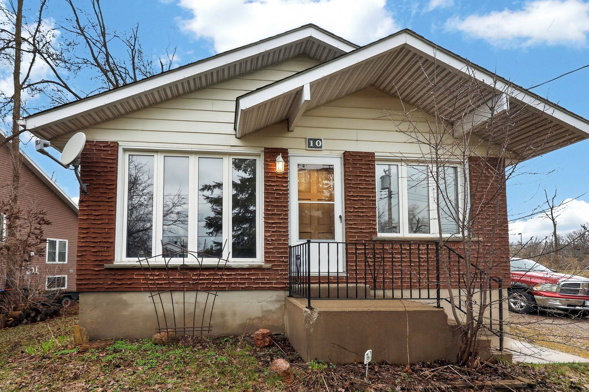 10 Sunset CRES, Severn, ON L0K 1E0