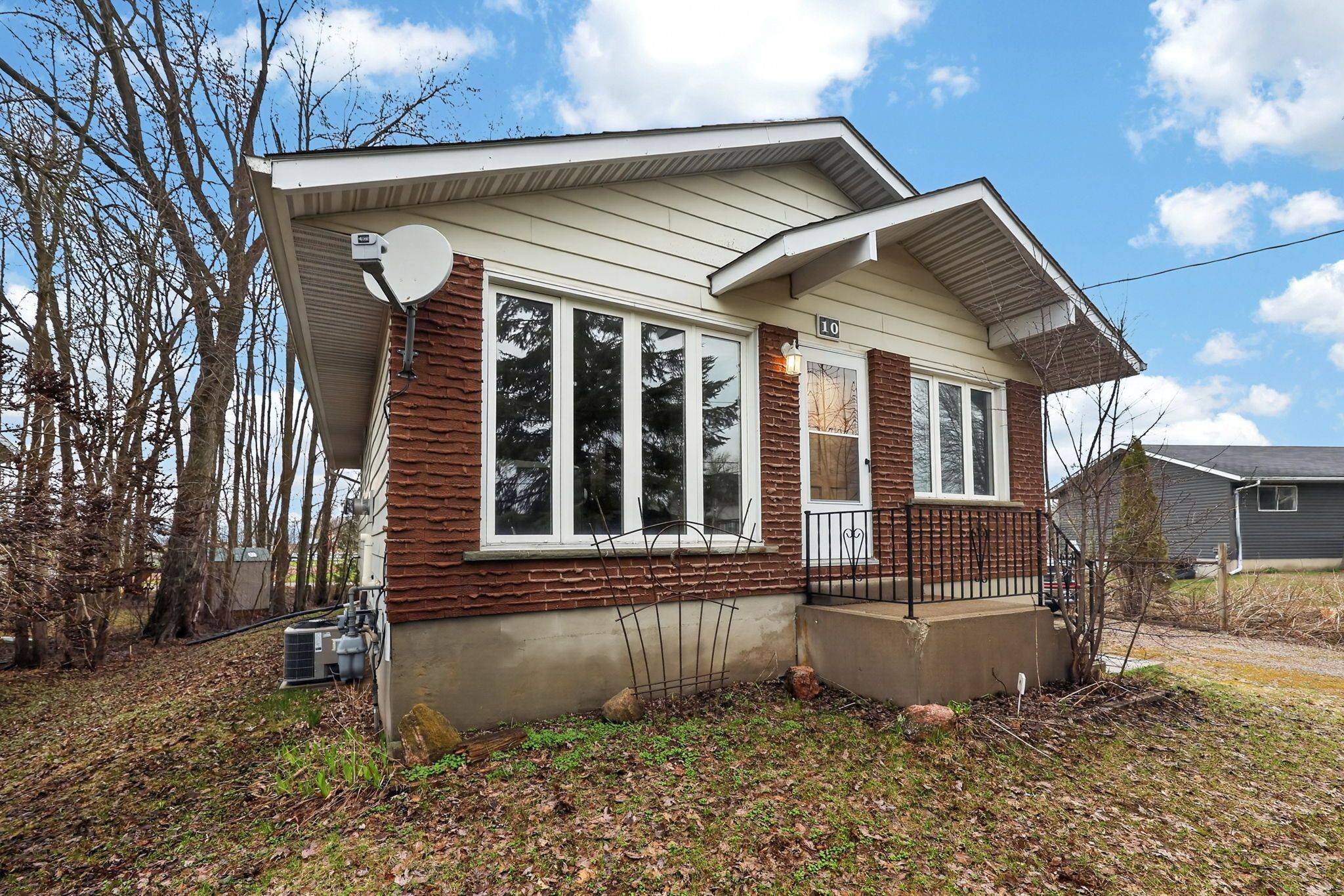 10 Sunset CRES, Severn, ON L0K 1E0