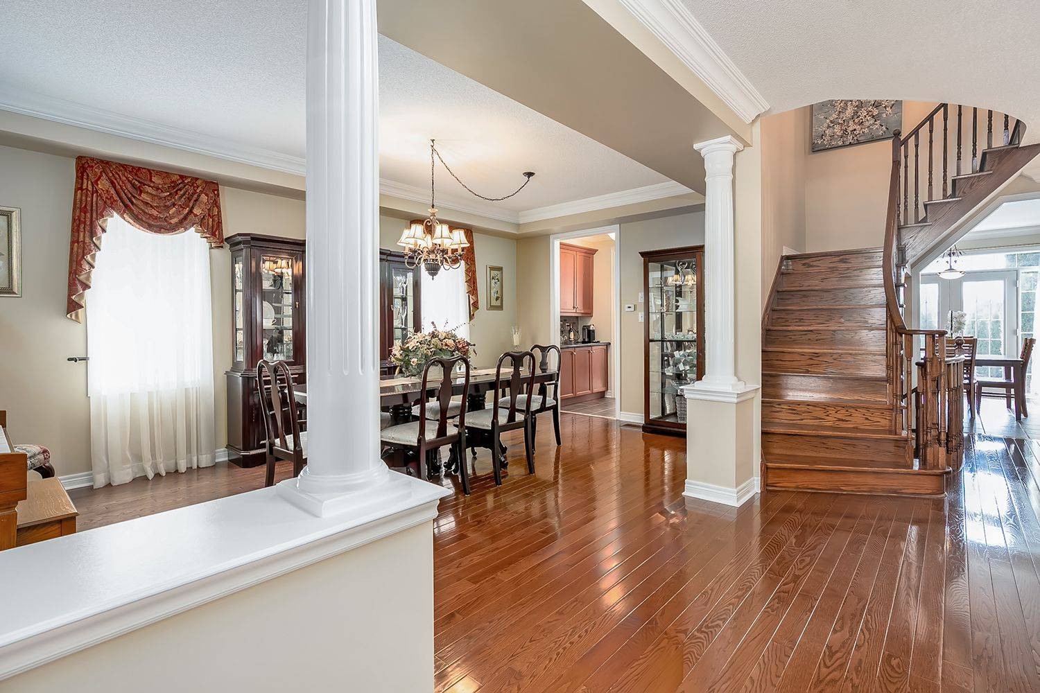 2489 Whistling Springs CRES, Oakville, ON L6M 5G3