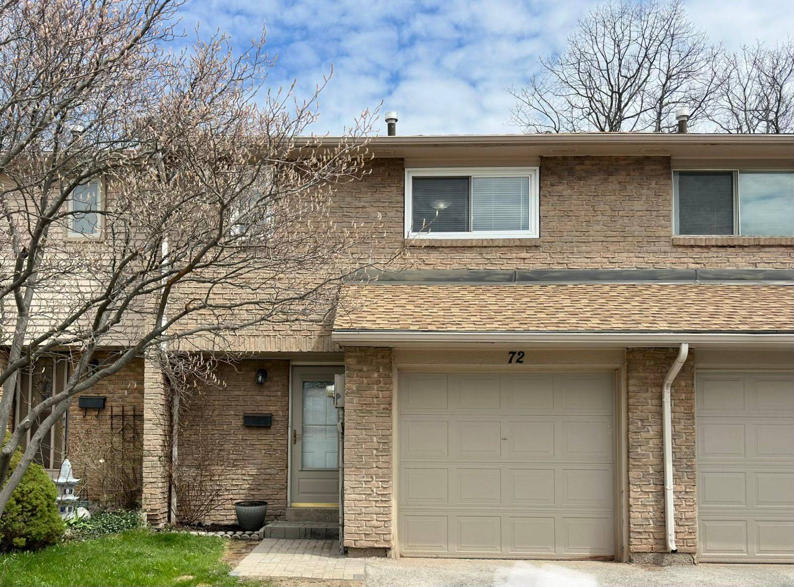 1556 Lancaster DR #72, Oakville, ON L6H 2Z4
