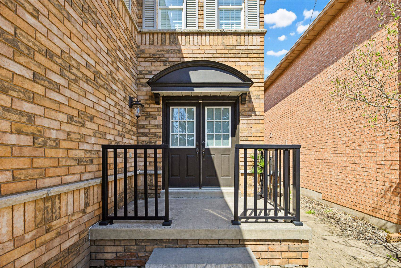 465 Pondview PL, Oakville, ON L6H 6S4