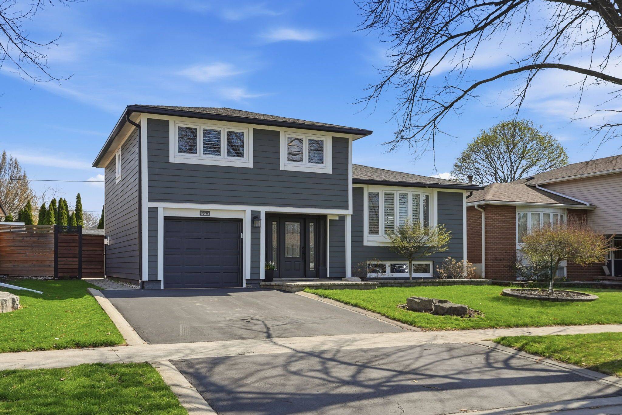 663 Mullin WAY, Burlington, ON L7L 4J6