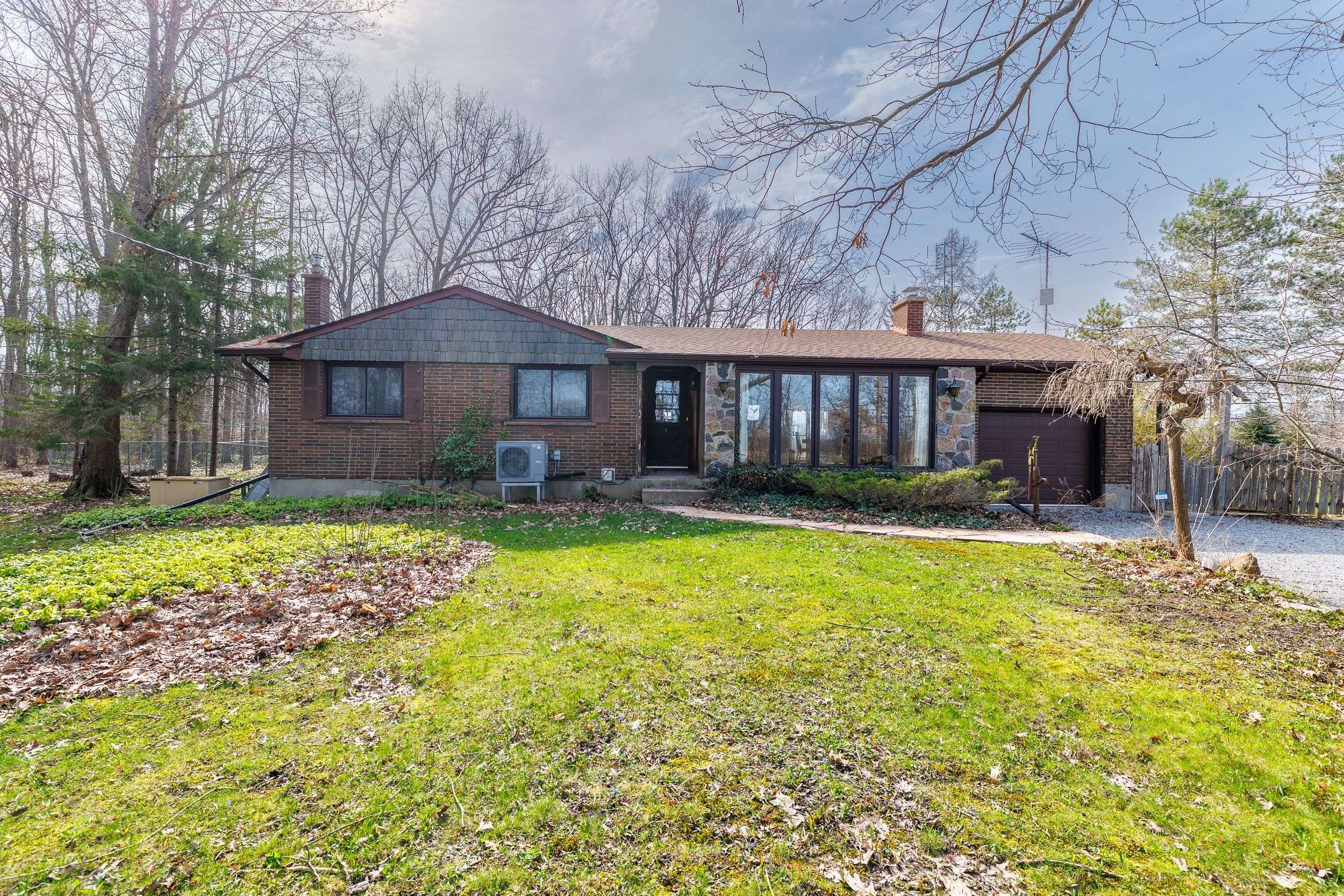 1255 Ott RD, Fort Erie, ON L0S 1N0