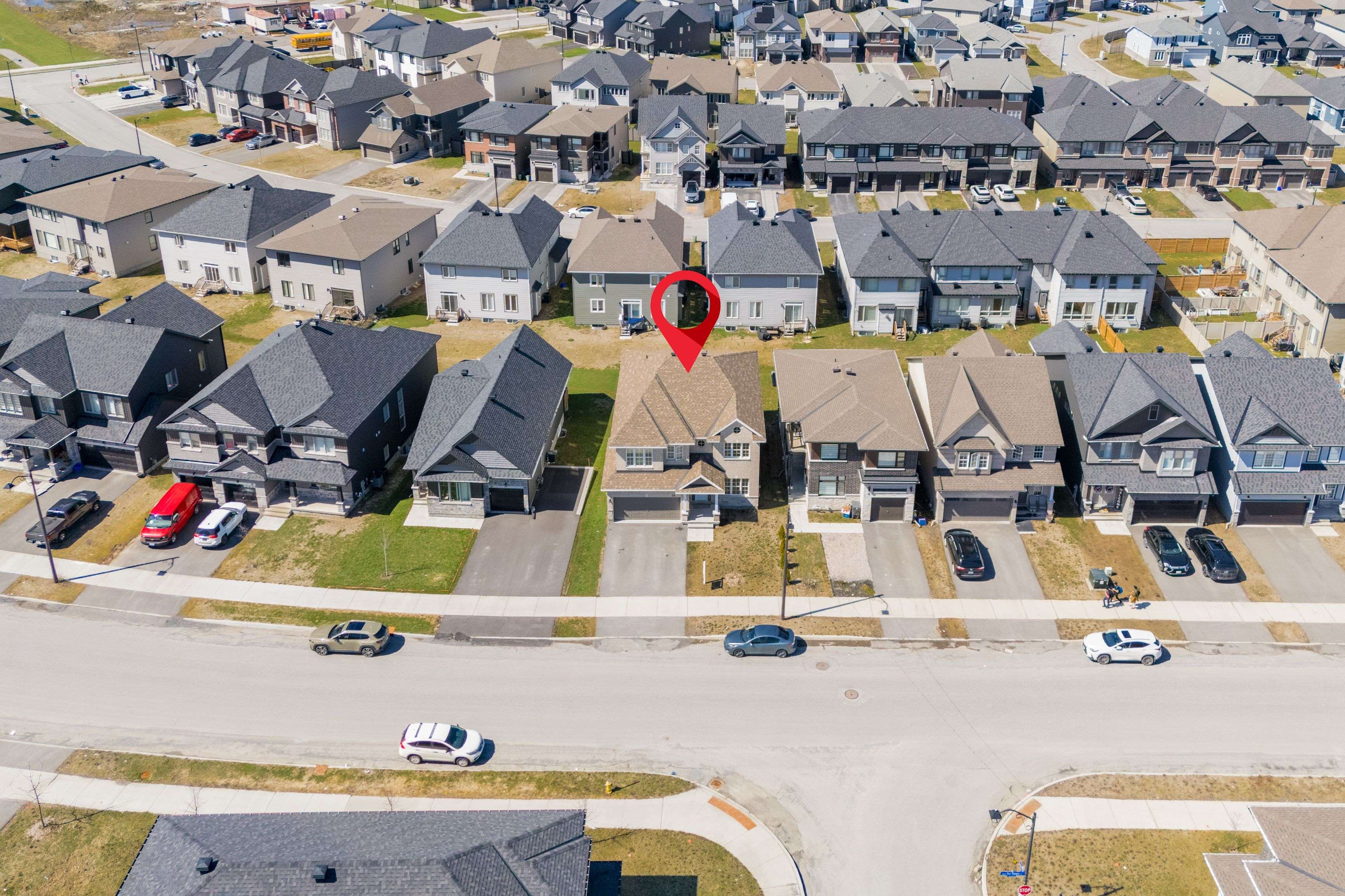 36 Dun Skipper DR, Blossom Park - Airport And Area, ON K1X 0J3