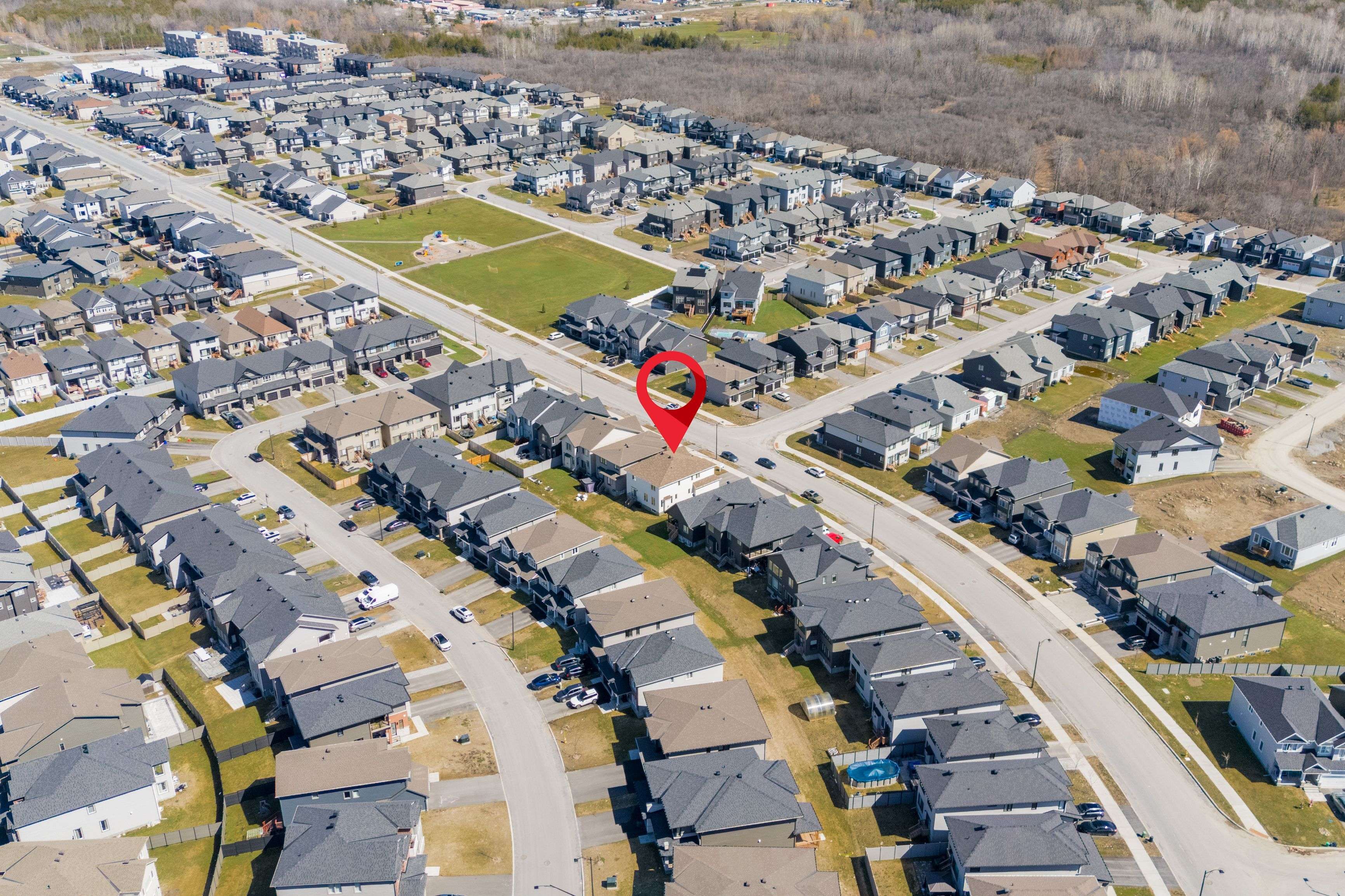 36 Dun Skipper DR, Blossom Park - Airport And Area, ON K1X 0J3