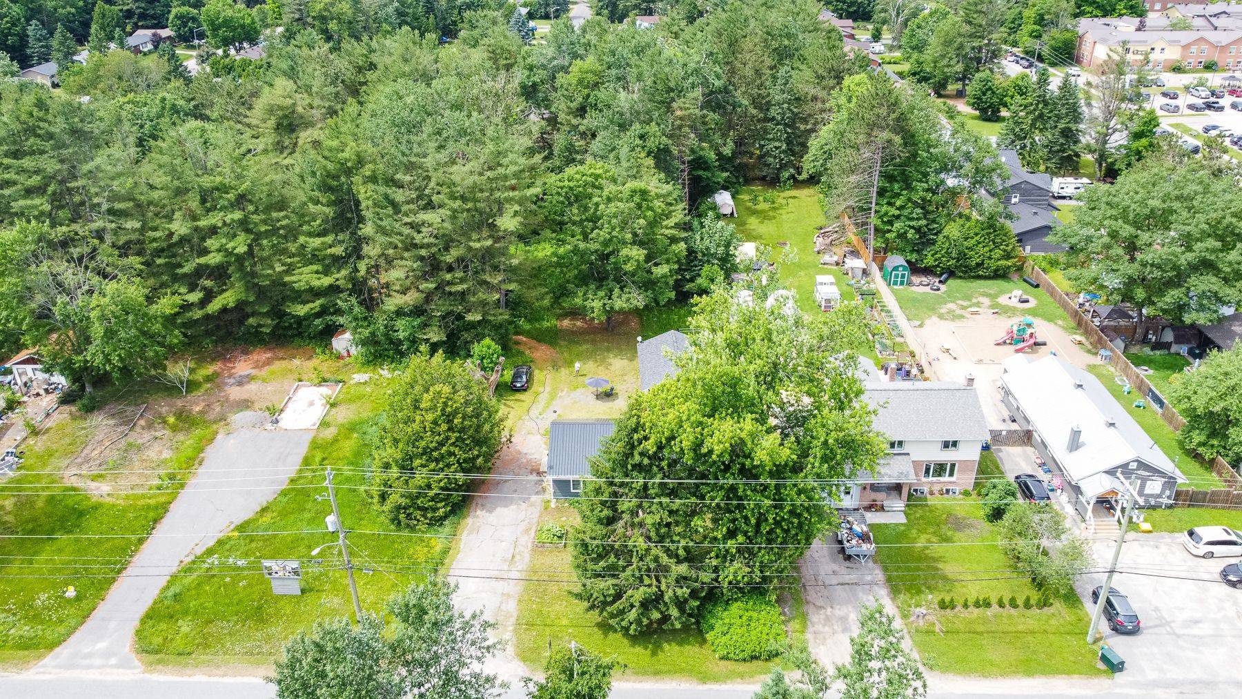 253 Maple ST, Bracebridge, ON P1L 1K3