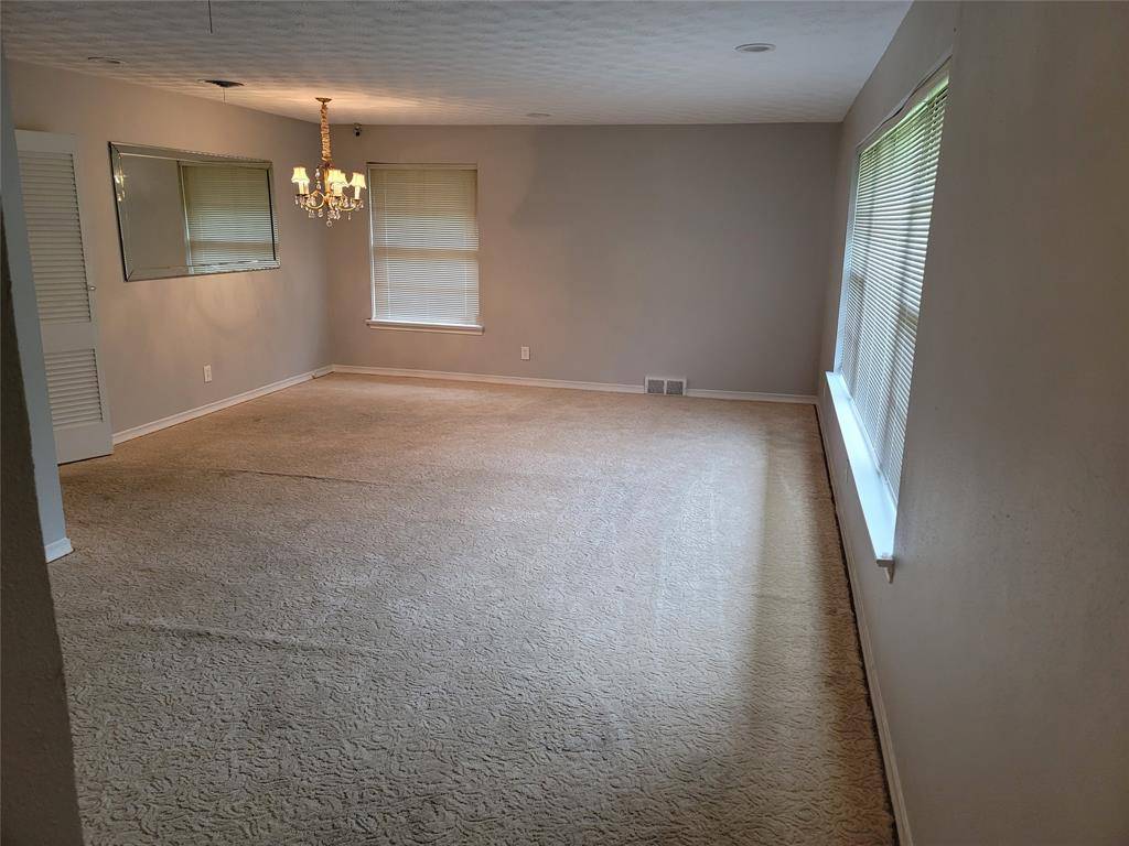 630 Woodacre Drive, Dallas, TX 75241