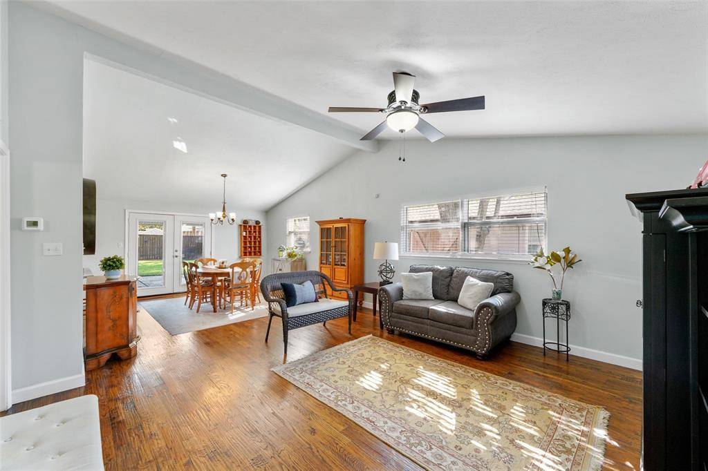 3218 Modella Avenue, Dallas, TX 75229