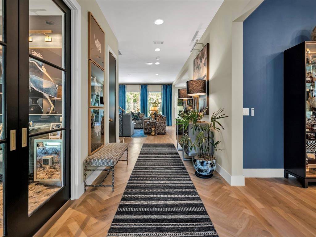 6231 Penrose Avenue, Dallas, TX 75214