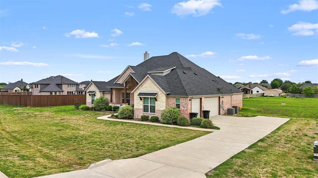 321 Rolling Meadows Drive, Waxahachie, TX 75165