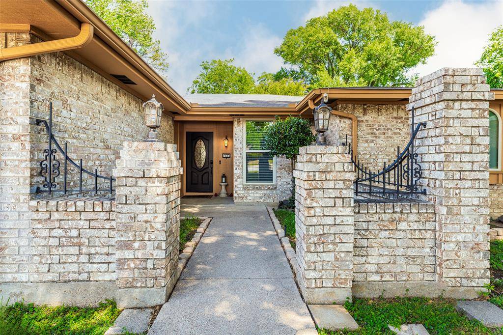 2303 Hazelwood Court, Arlington, TX 76015