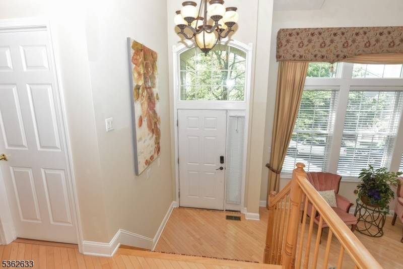 3 Skyview Dr, North Haledon Boro, NJ 07508