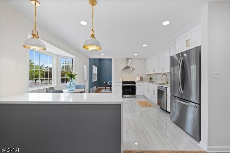 22 Hillcrest Rd, Hillsborough Twp., NJ 08844