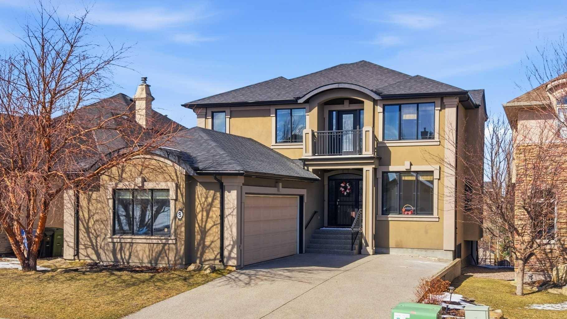 8 Coulee PARK SW, Calgary, AB T3H 5J5