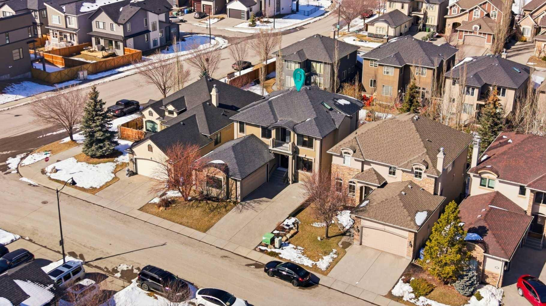8 Coulee PARK SW, Calgary, AB T3H 5J5