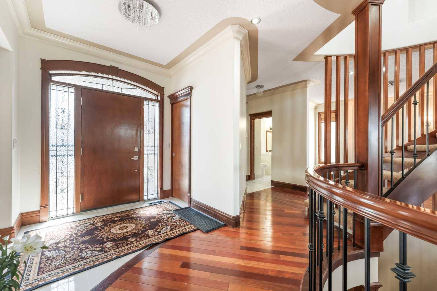 8 Coulee PARK SW, Calgary, AB T3H 5J5