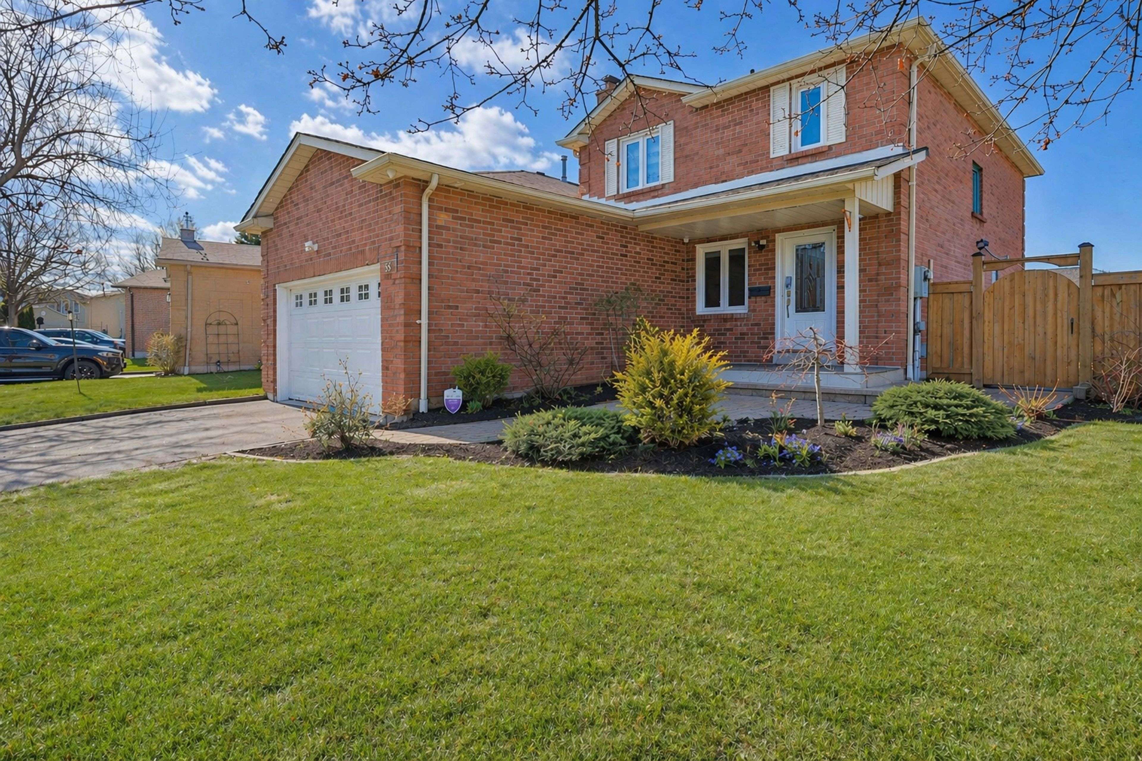 188 Large CRES, Ajax, ON L1T 2R2