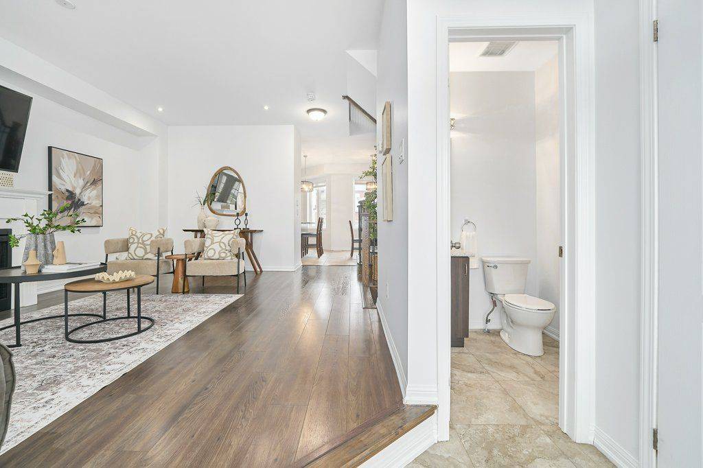 10 Drayton AVE, Ajax, ON L1T 0N9