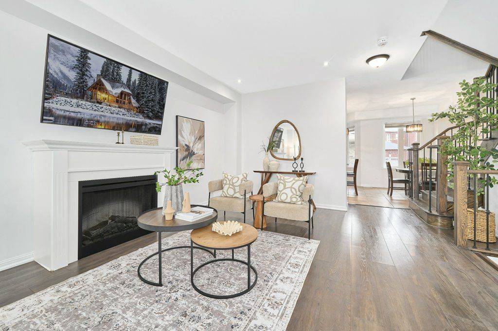 10 Drayton AVE, Ajax, ON L1T 0N9