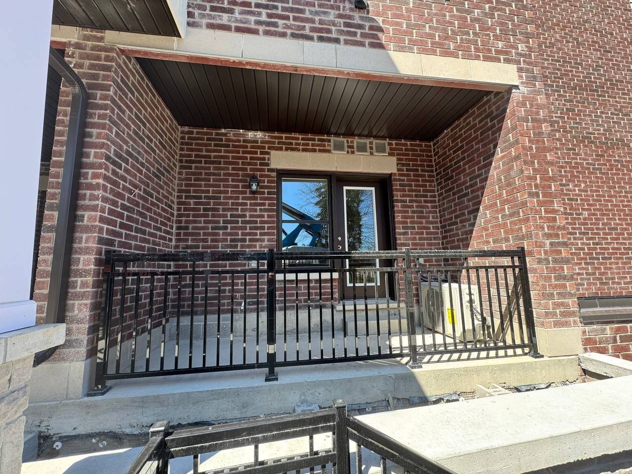 15100 Yonge ST W #224, Aurora, ON L4G 1M2